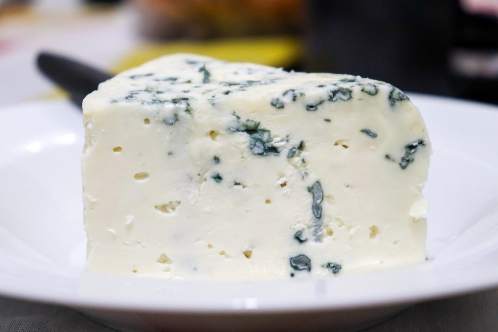 Blue cheese that is harmful for cats and dogs